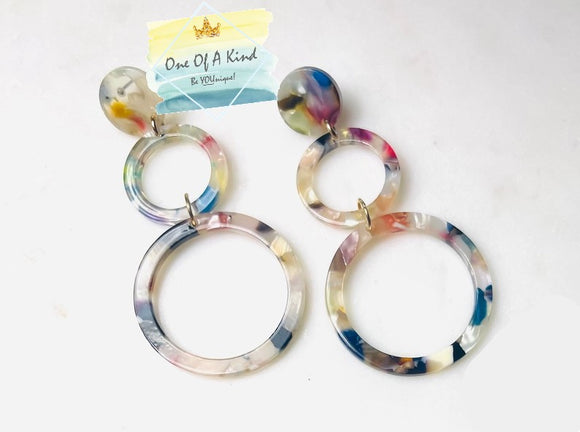 Acrylic Linked Circles Dangle Drop Earrings