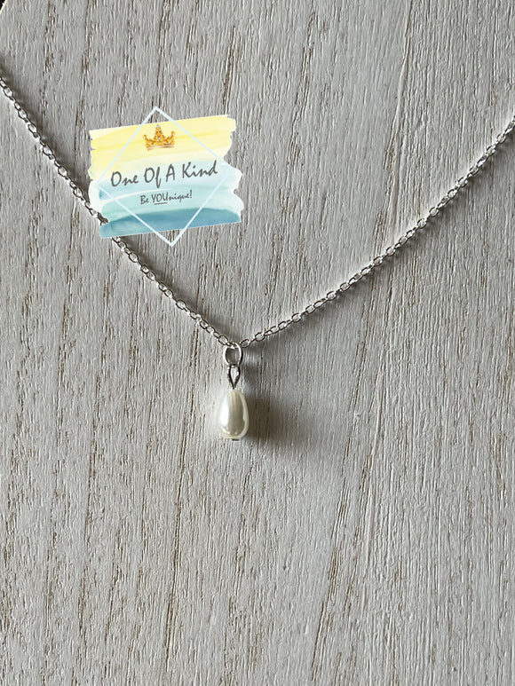 Chain and Faux Pearl Pendant Necklace
